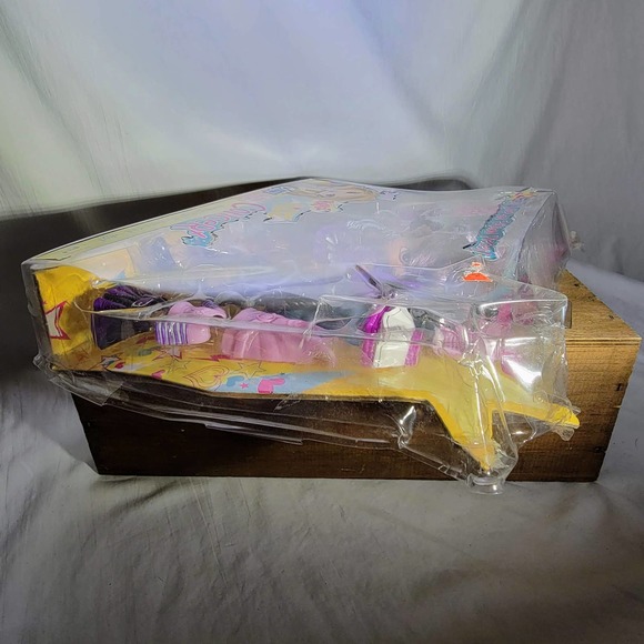 Rare Yasmin BRATZ KiDZ Concert Snap-On Fashion NIB packaging damaged - Picture 13 of 16